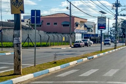 PREFEITURA REALIZA SERVIÇOS DE ZELADORIA NA AVENIDA SÓLON PEREIRA