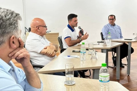 Thales Gabriel participa de reunião do PSD com lideranças regionais em São José dos Campos